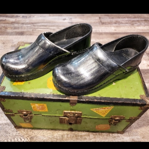 dansko river rock patent